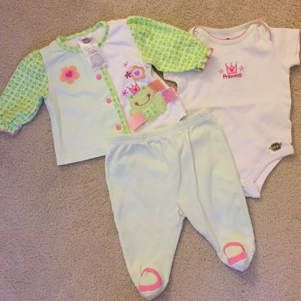 NWOT 3 Piece Set Size 0-3 Months